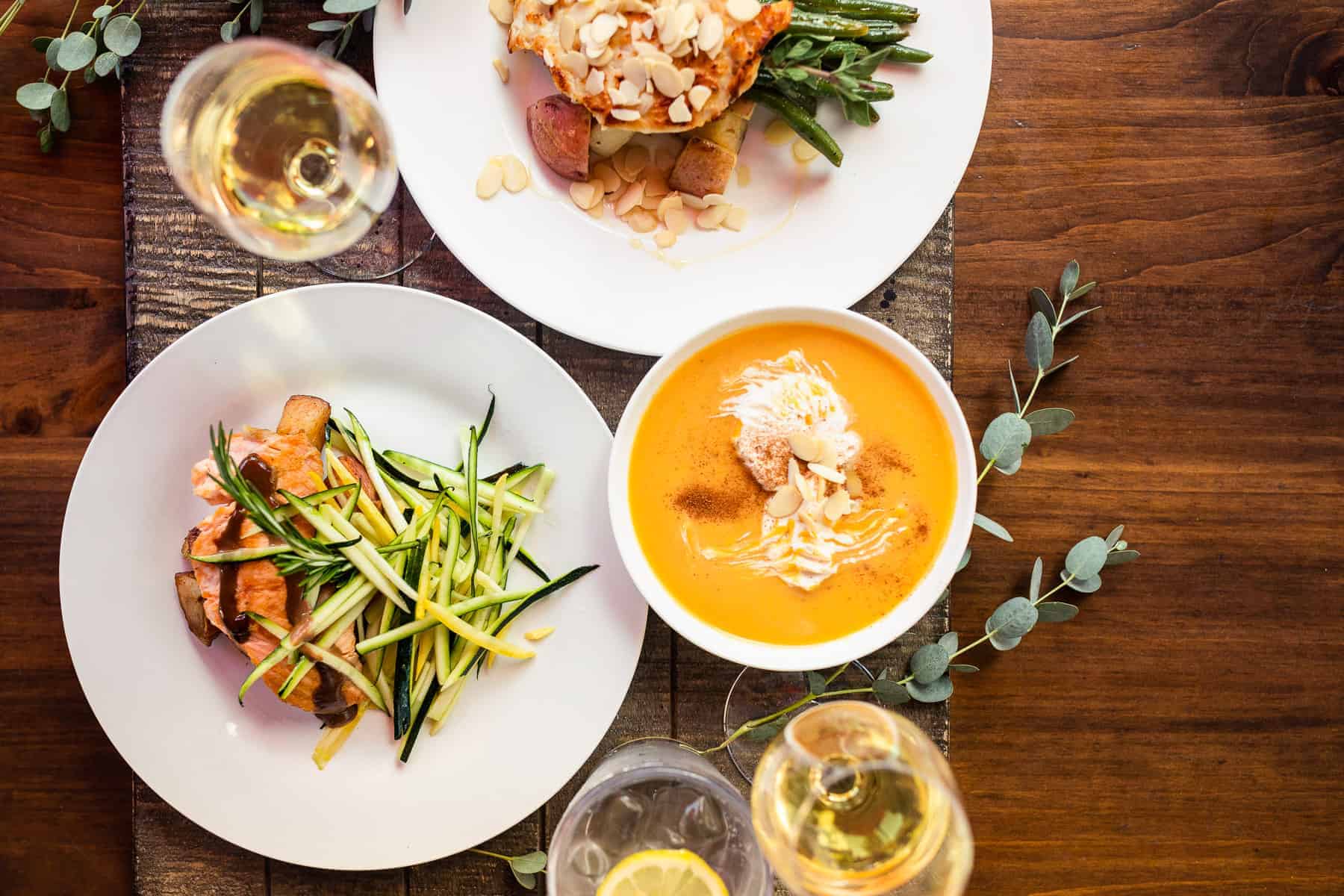 entrees with soup and wine
